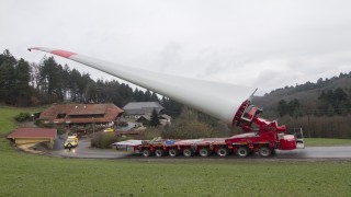 Windflügeltransport auf das Kambacher Eck.