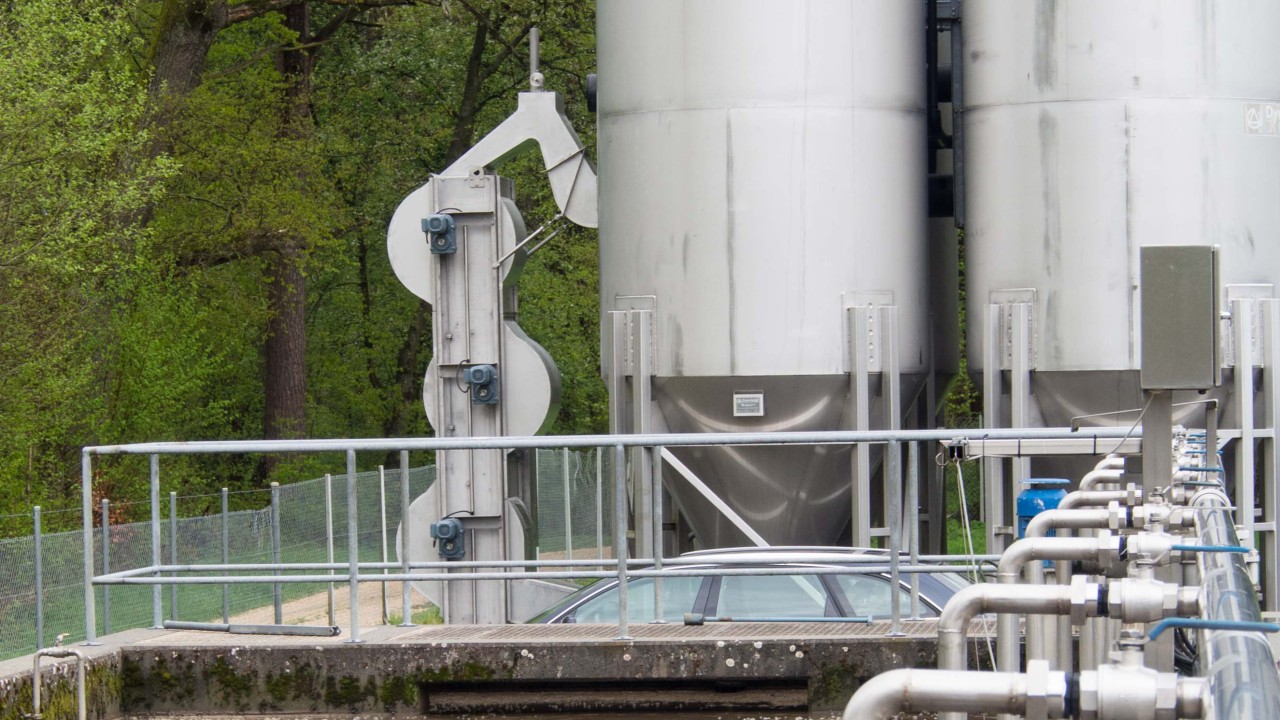 Entwicklung und Bau einer Wasserkraftmaschine mit hohem Nutzungsgrad für bestehende Bauwerke im Abwasserbereich