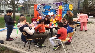  In Eigenverantwortung organisierten die badenova Auszubildenden gemeinsame Spielenachmittage mit Flüchtlingen.