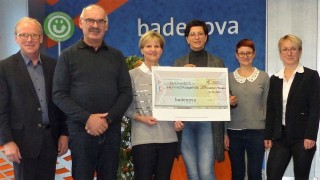 badenova Weihnachtsspende hilft und kommt an: So freuten sich die Spendenempfänger bei der Übergabe im Servicecenter Waldshut-Tiengen.